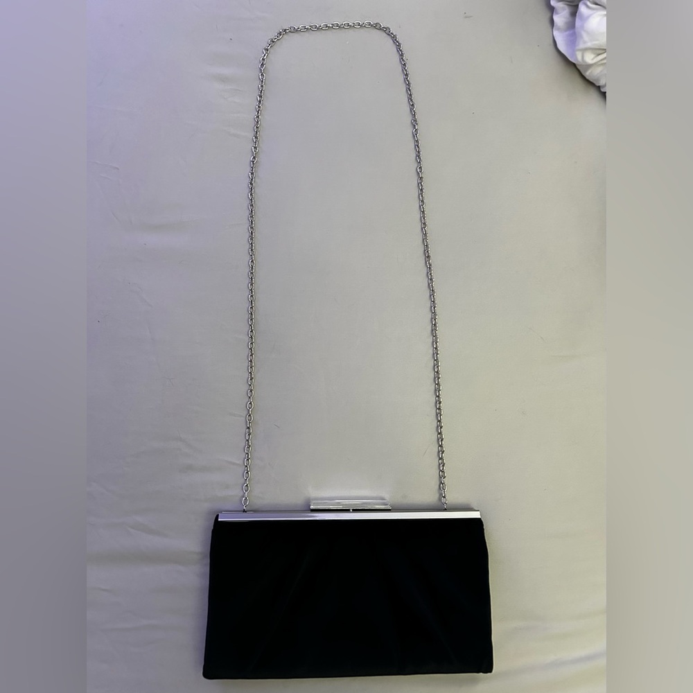 Evening Clutch with Removeable Chain